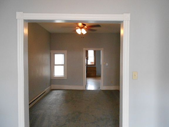 4th image of 228 Lewis St