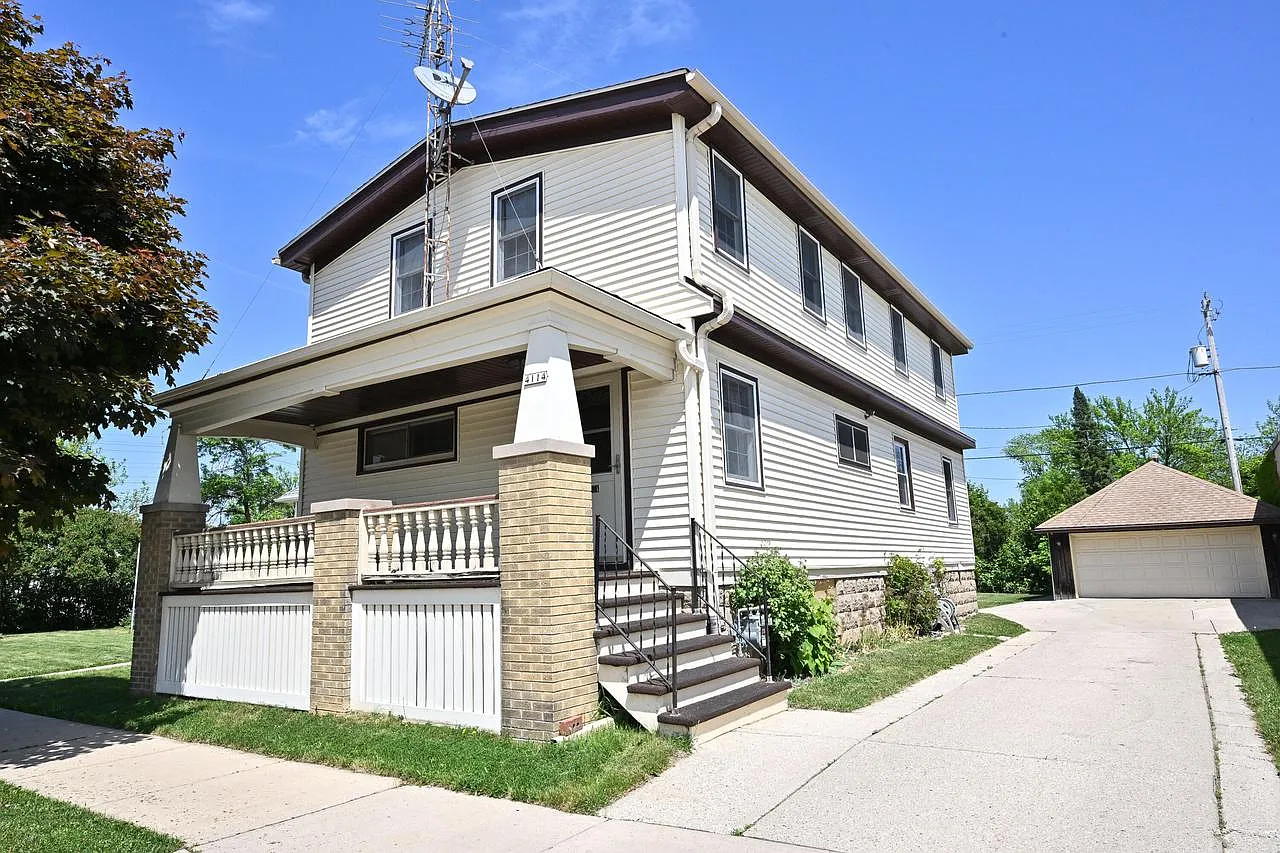 4114 South Howell AVENUE photo 1