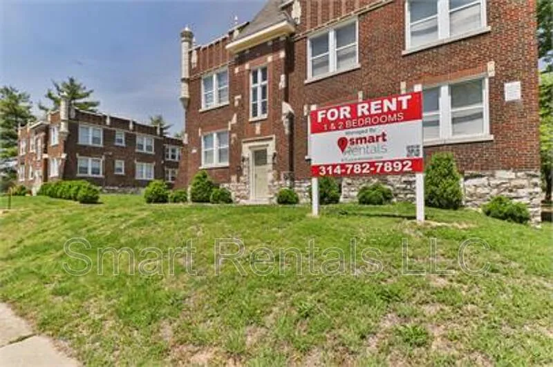 2 bed, 1.0 bath, $749 — Photo 2