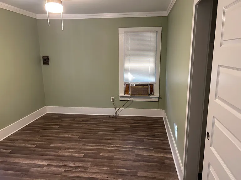 2394 Devoy Ave — Photo 3