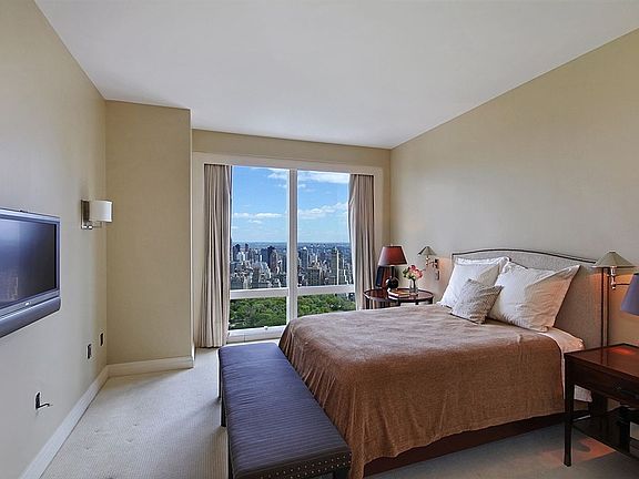 3rd image of 80 Columbus Cir Unit St69b