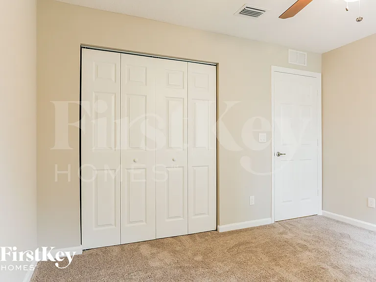 1062 SW Fenway Rd — Photo 11