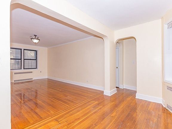 4th image of 100 E 21st St #46A