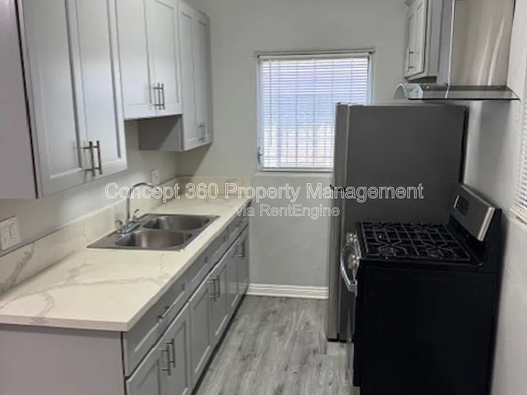 2028 Chestnut Ave #A — Photo 9