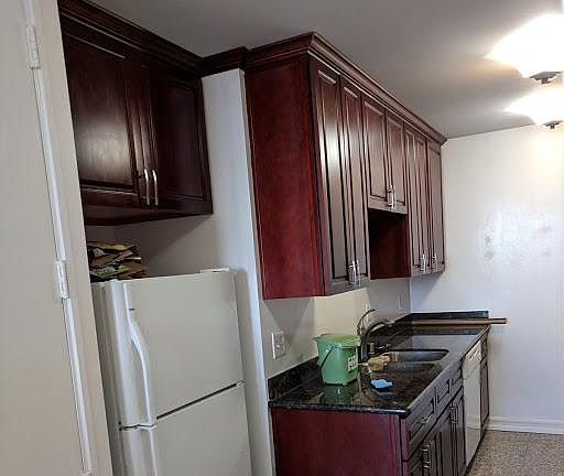 Kitchen (before new stainless fridge arrived)