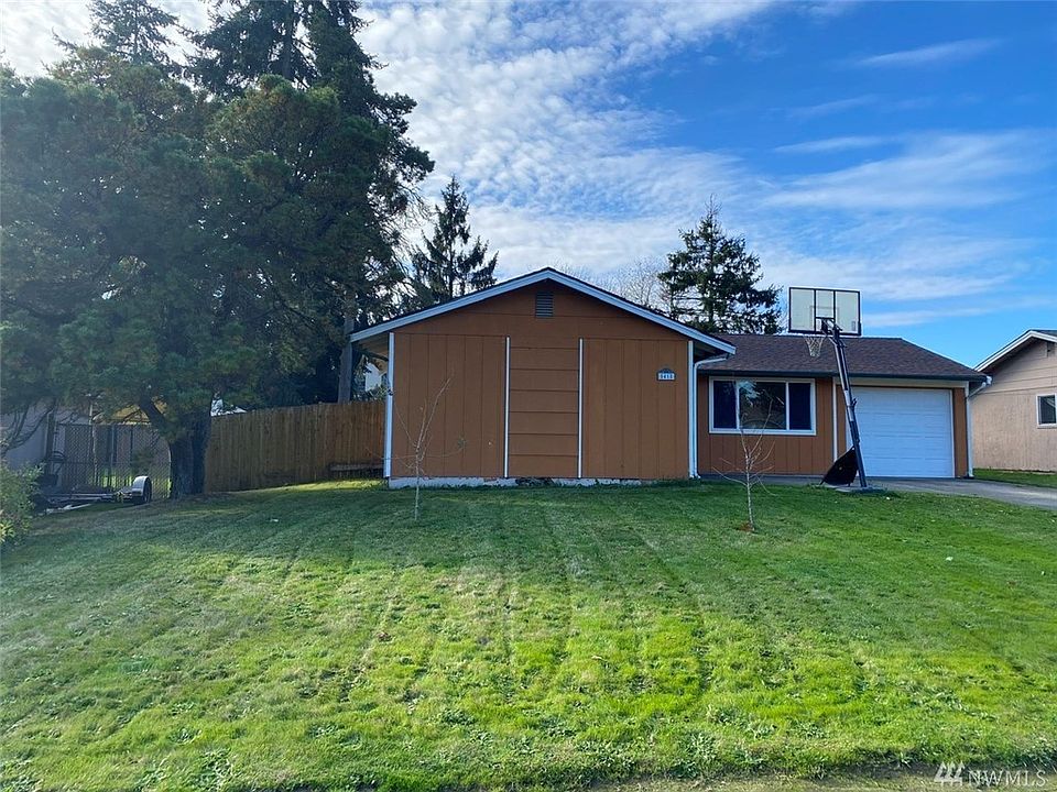 1st image of 8418 Queets Dr NE