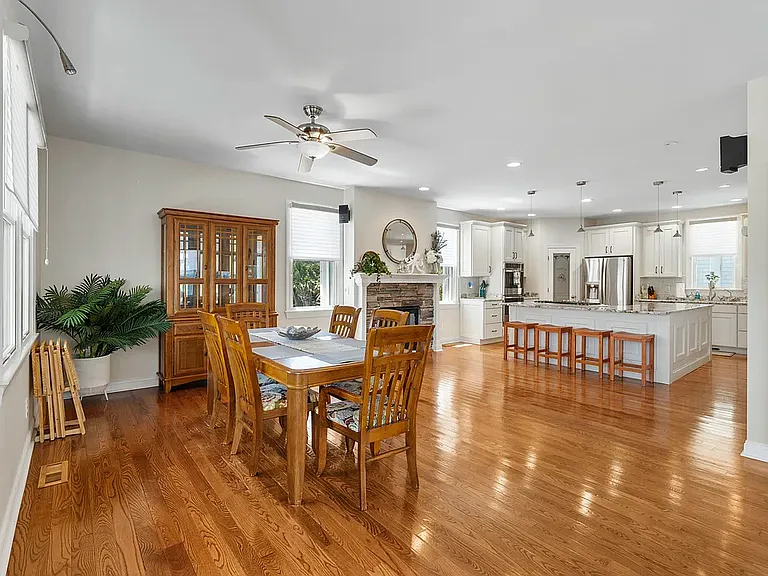 1250 Fort Fisher Blvd S — Photo 5