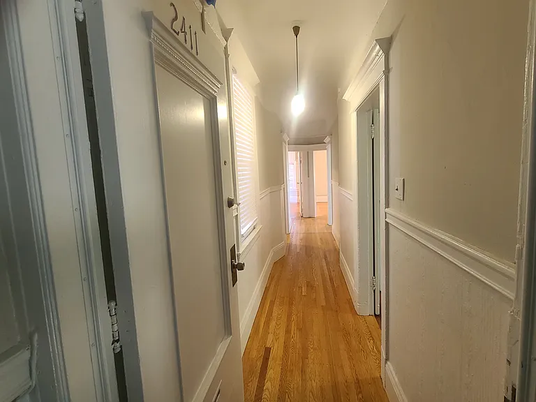 2411 Bryant St — Photo 7