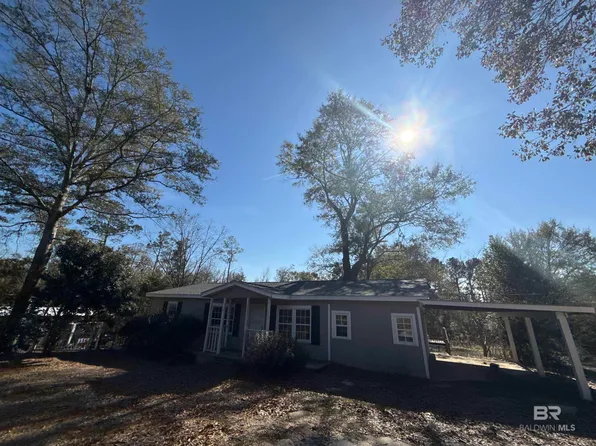 32 Slate St, Atmore, AL 36502