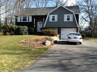 4 Eric Ln, North Attleboro, MA 02760