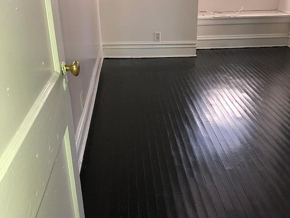 4th image of 2910 Barton Ave