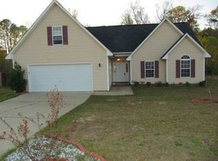 126 Canyon Dr, Raeford, NC 28376
