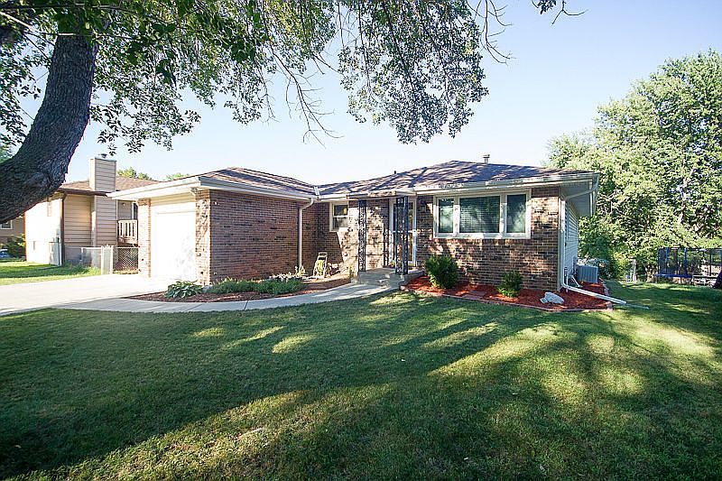 1st image of 1808 W Arlington Cir