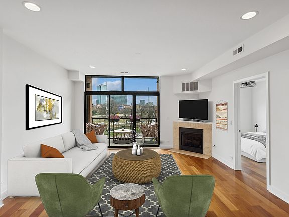4th image of 651 N Milwaukee Ave APT 303