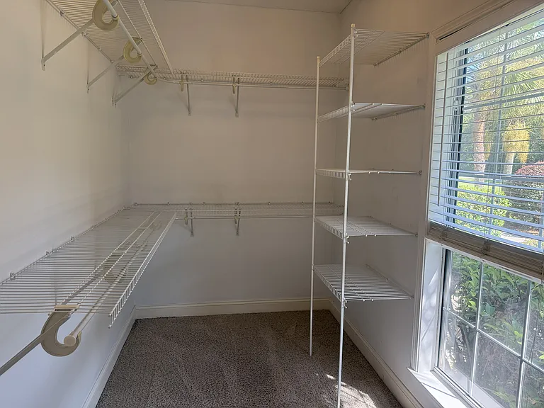 141 Royal Dr — Photo 16