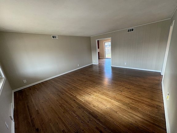 Living Room - looking from front door