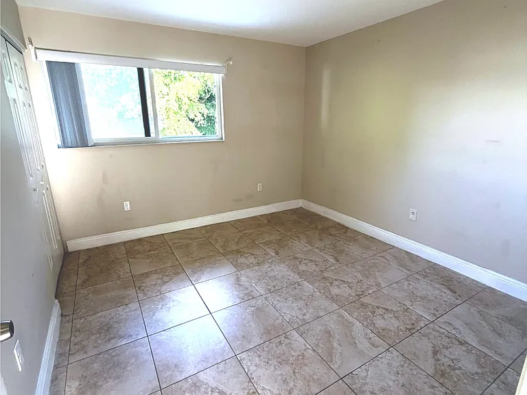 467 NW 19th St #342 — Photo 12