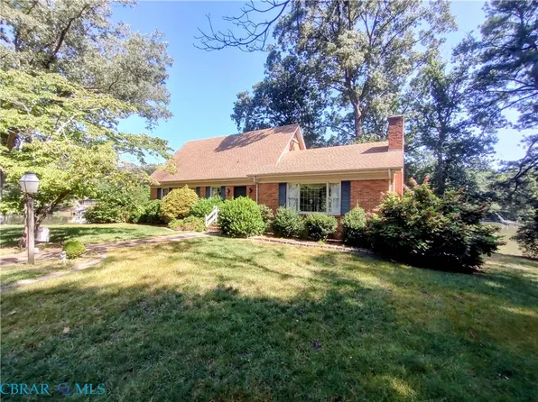 71 Queens Cove Ln, Cobbs Creek, VA 23035