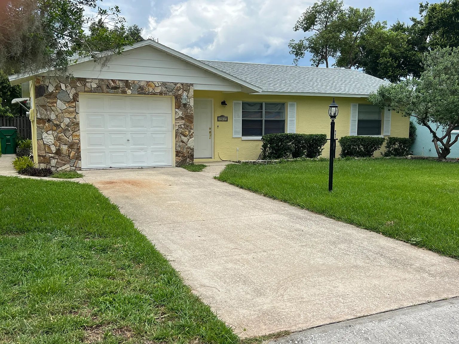 9th Ave, Zephyrhills — Photo 2