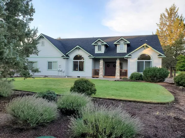 995 Nutcracker Dr, Redmond, OR 97756