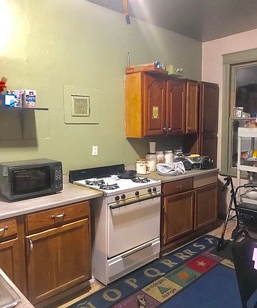 4th image of 6321 S Damen Ave