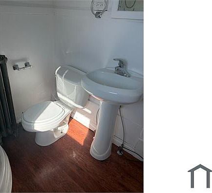 5th image of 1025 N Washington Ave APT 9