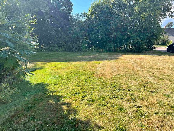 4th image of 154 Central St