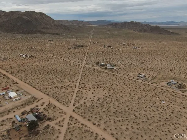 60426 Lorraine Ave, Landers, CA 92285