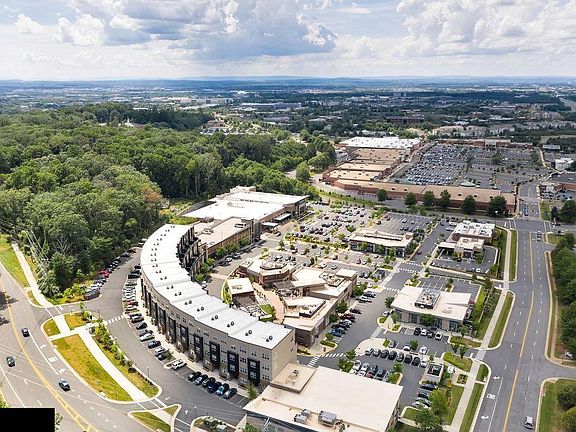 Cascades Overlook Plaza