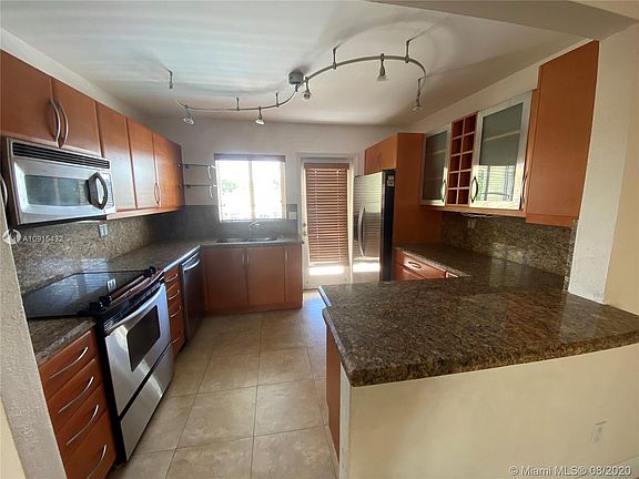 2nd image of 3842 NE 171st St APT 3