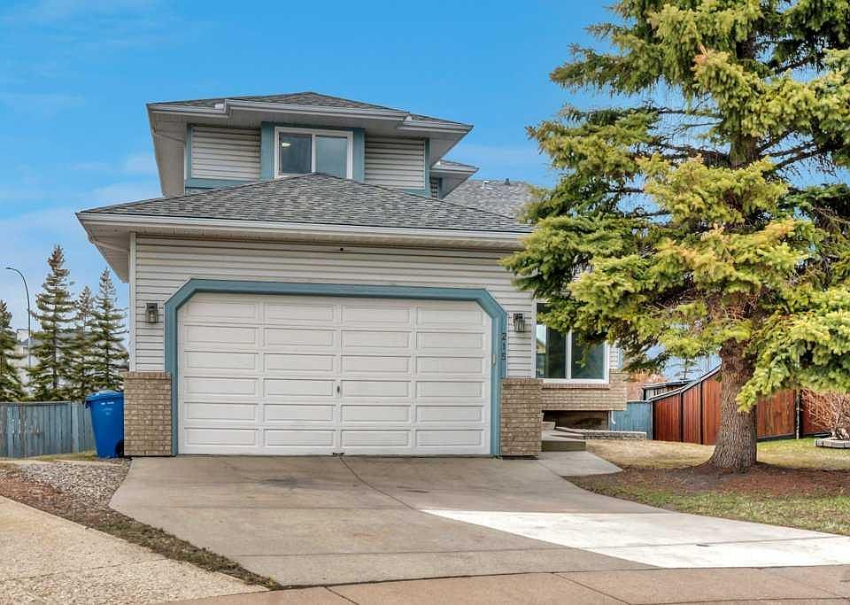 1st image of 215 SW Hawktree Cir NW