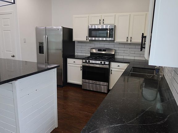 4th image of 6114 El Oro Dr