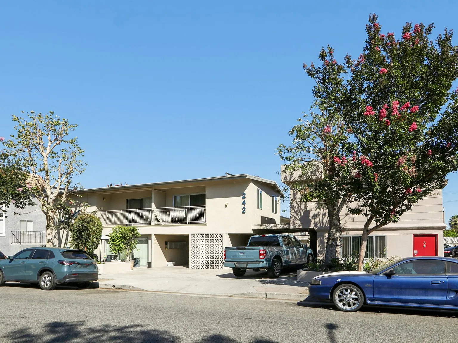 Park Verdugo Apartments — Photo 2
