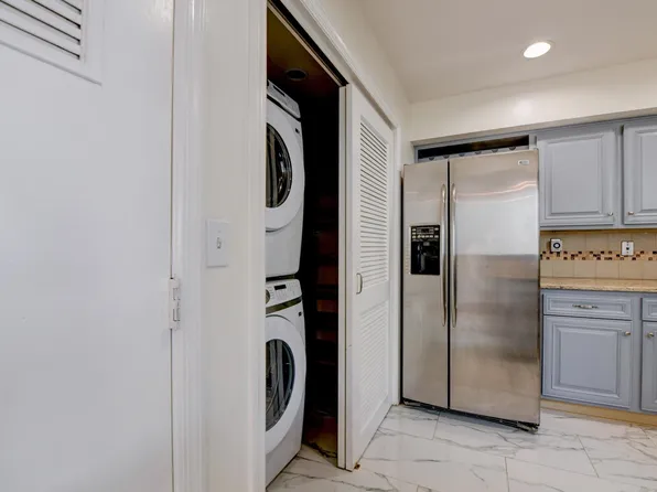 816 Topsail Lane image 12 of 43