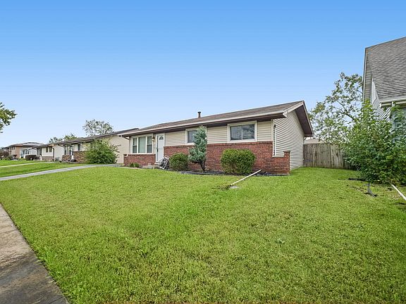 3rd image of 4121 Indian Hill Dr