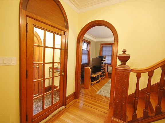 3rd image of 410 Highland Ave