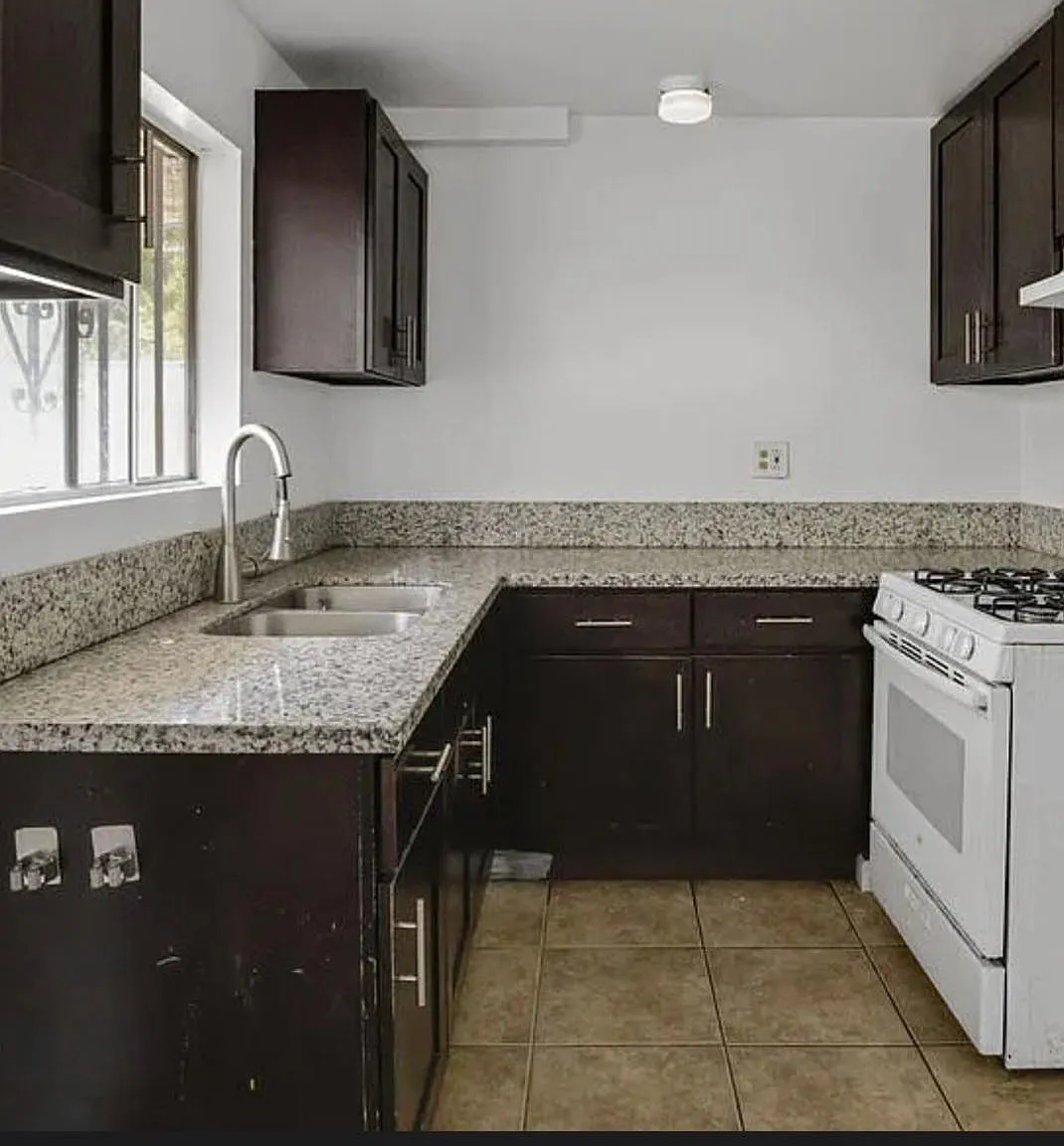 Studio, 600 sqft, $1,950 — Photo 4