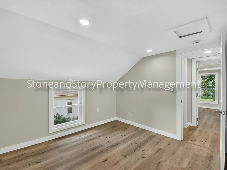 414 NE Grattan St — Photo 23