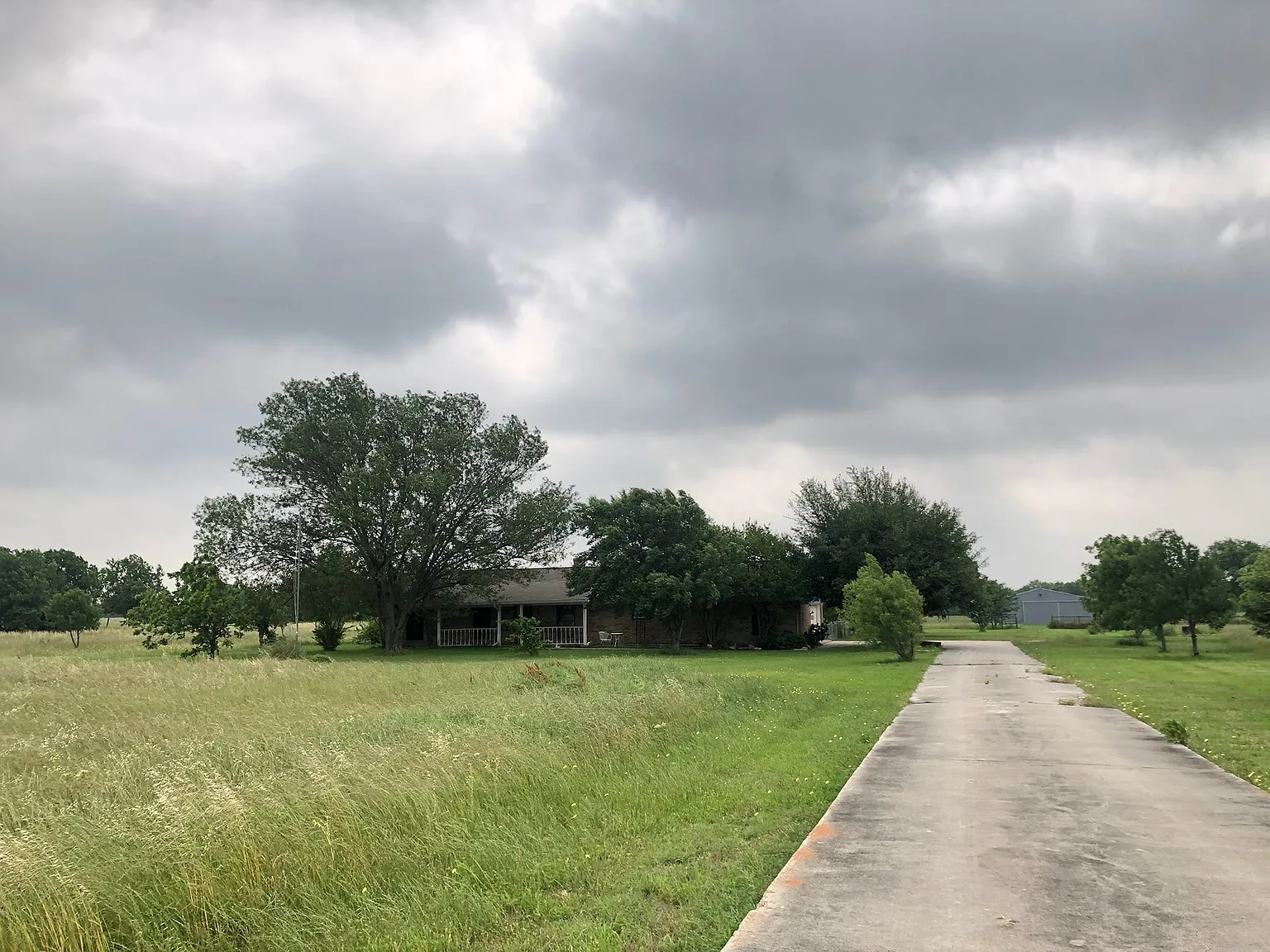 3 bed, 1800 sqft, $3,000 — Photo 2