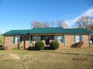 140 Elmwood Dr, Rock Island, TN 38581