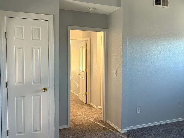 12253 Holy Springs Ct — Photo 29