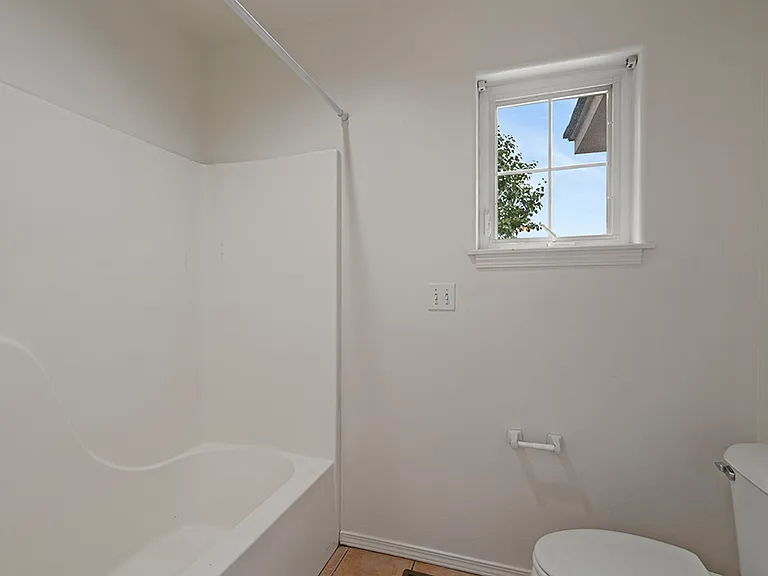 606 Valentine Dr — Photo 21