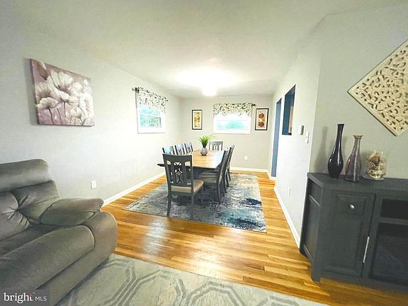 4th image of 1621 Pickett Rd