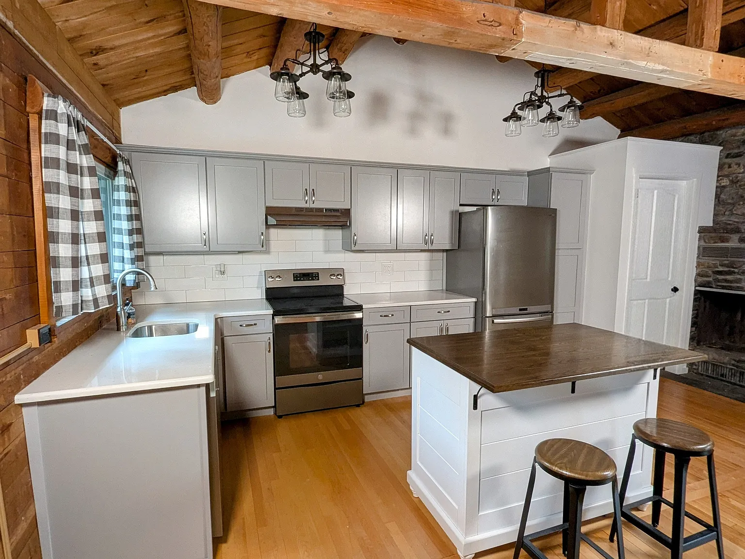 384 Goose Ln — Photo 1