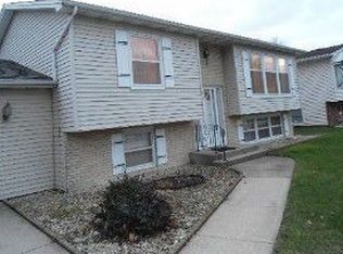 814 26th St, Peru, IL 61354