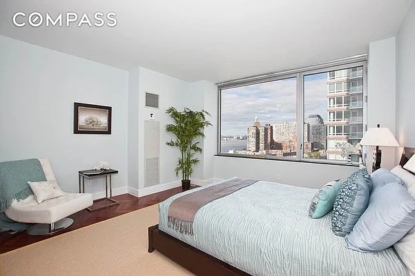 Sold by Compass | media 7