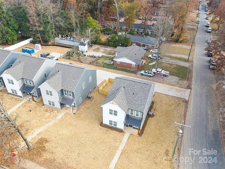 1241 Eastway Dr — Photo 32