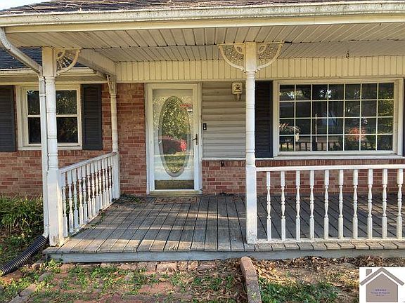 2nd image of 4827 Stanley Dr