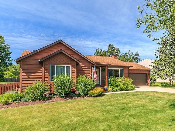 2nd image of 9221 Sugarbush Dr