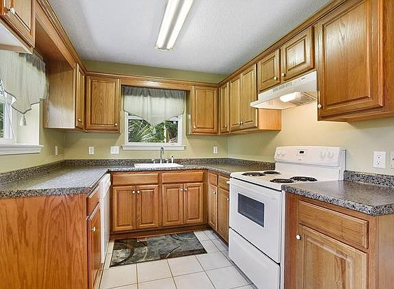 5th image of 122 Napoleon Ave #122